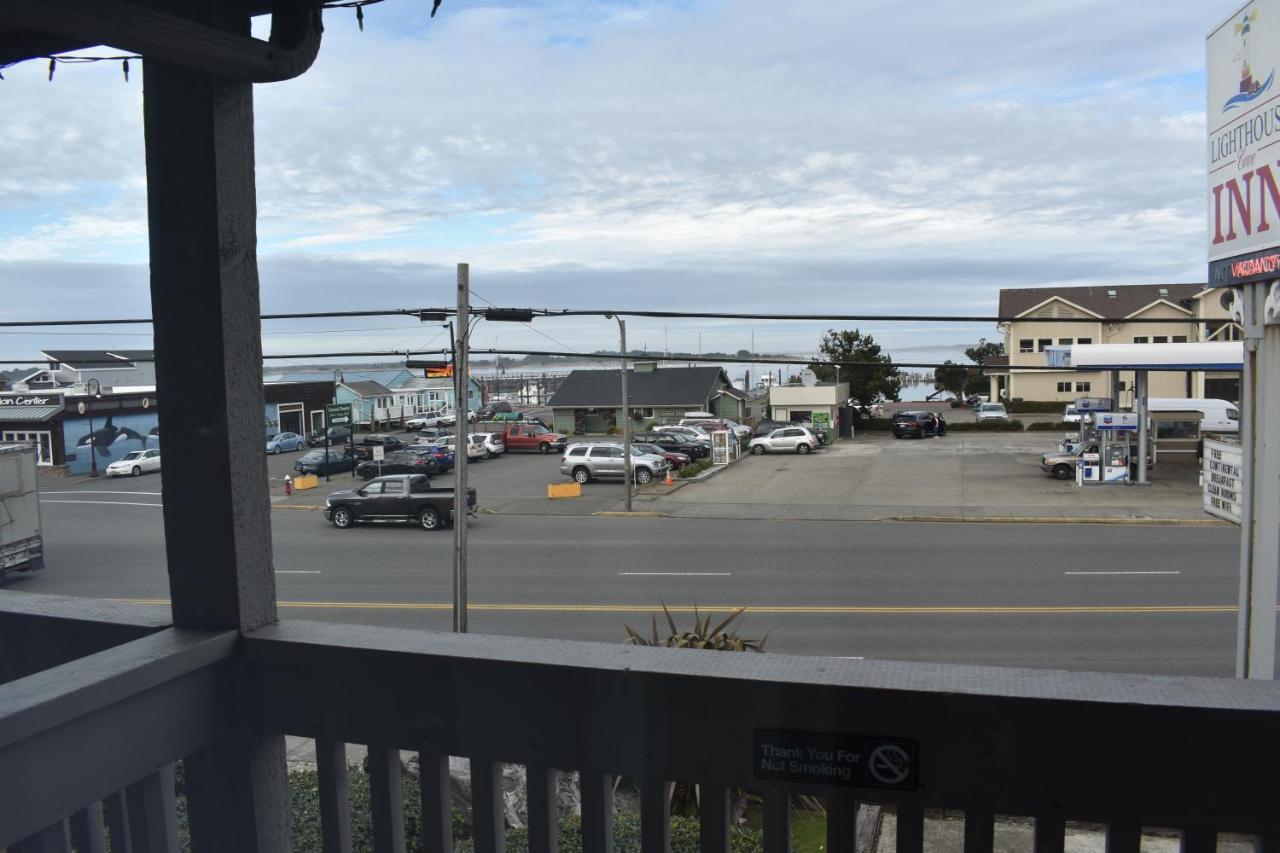 Lighthouse Cove Inn Bandon Eksteriør bilde View of the station from the boardwalk